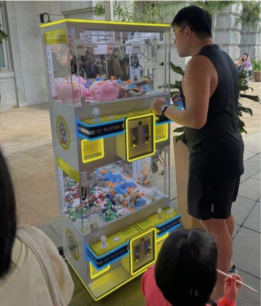 4 Player Claw Machine