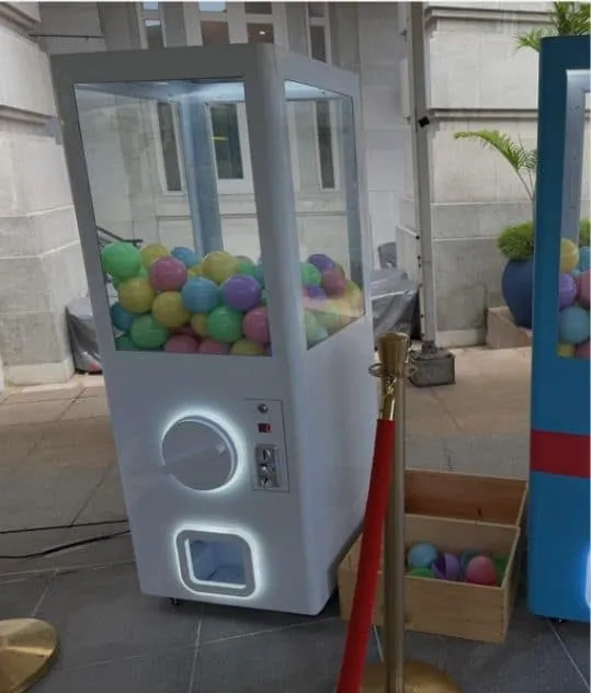 Cube Gashapon Machine