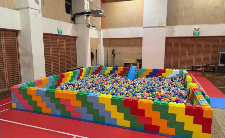 LEGO-Block Ball Pit
