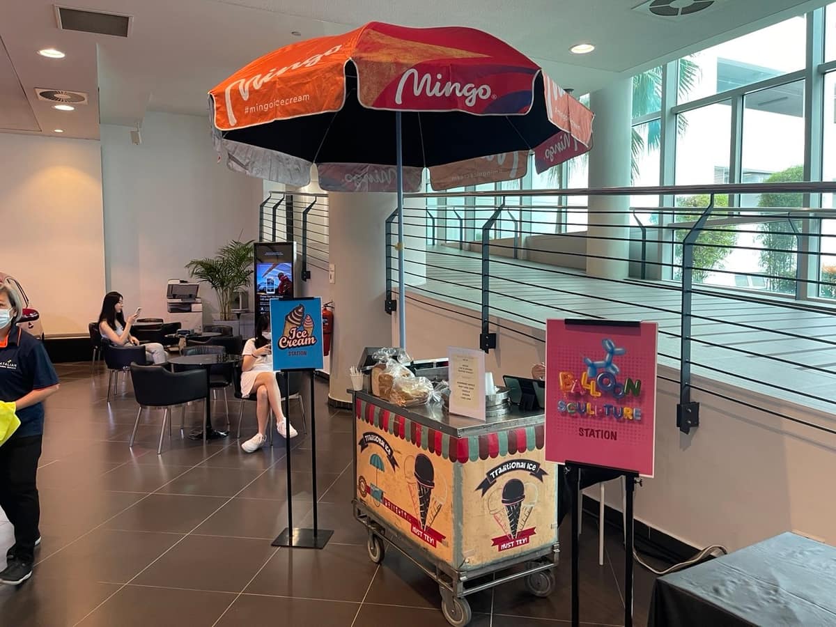 Popcorn cart by BounceParkSG