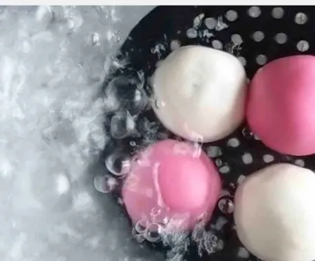 Tang Yuan live station at a BounceParkSG event